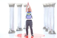 即興芸を披露する笑い飯・西田。(c)関西テレビ