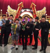 「うまンchu」を卒業する霜降り明星(中央)。(c)関西テレビ