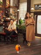 (左から)ダイアン津田、菊地亜美。