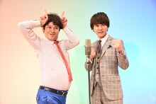 さまざまなポーズを求められ、応える流れ星。