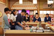 ロバート(手前)が出演する「ホンマでっか!?TV」2時間スペシャルの「ホンマでっか!?レストラン」のワンシーン。(c)フジテレビ