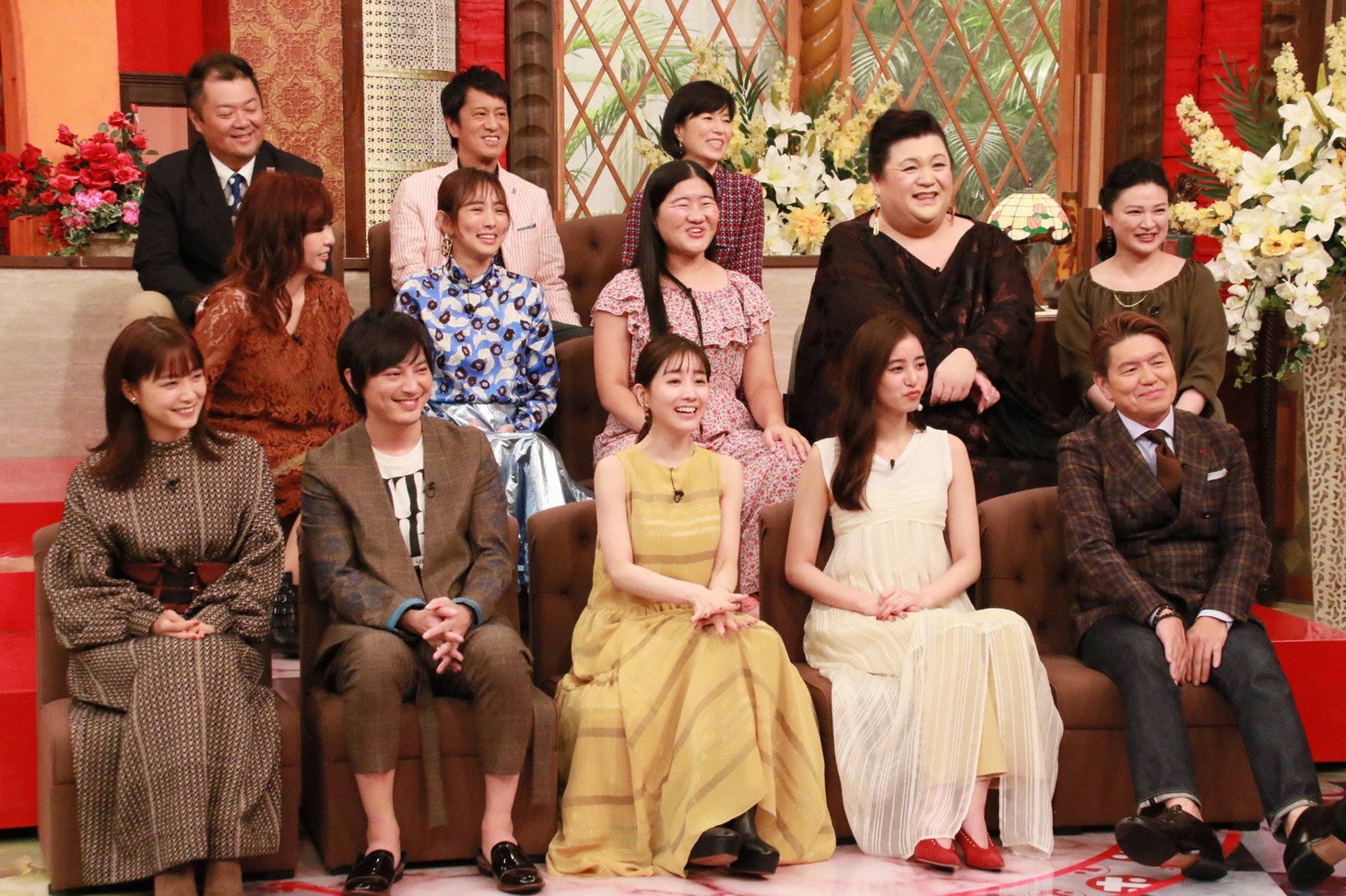 人生相談「私たちは怒ってます！先生に聞きたいことSP」の出演者たち。(c)フジテレビ