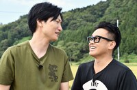 左から相席スタート山添 、宮川大輔。(c)日本テレビ