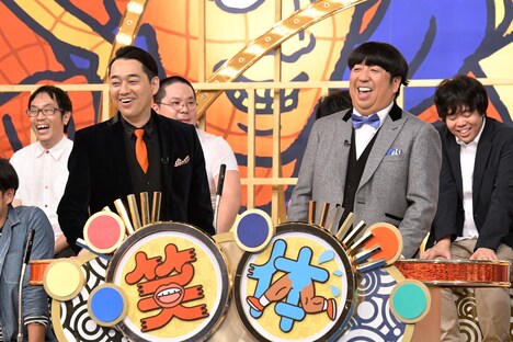 バナナマン（手前） (c)TBS