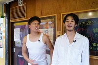 左から武井壮、キングコング西野。(c)読売テレビ