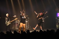 「EXIT初来日チャラ卍バイブスぶち上げJAPANツアー光×光それ即ち音になりけり ～おそくなってんじゃん～★控えめに言ってグランドチャラーレ★」の様子。