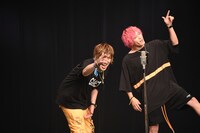 「EXIT初来日チャラ卍バイブスぶち上げJAPANツアー光×光それ即ち音になりけり ～おそくなってんじゃん～★控えめに言ってグランドチャラーレ★」の様子。