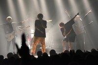 「EXIT初来日チャラ卍バイブスぶち上げJAPANツアー光×光それ即ち音になりけり ～おそくなってんじゃん～★控えめに言ってグランドチャラーレ★」の様子。