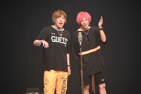 「EXIT初来日チャラ卍バイブスぶち上げJAPANツアー光×光それ即ち音になりけり ～おそくなってんじゃん～★控えめに言ってグランドチャラーレ★」の様子。