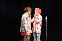 「EXIT初来日チャラ卍バイブスぶち上げJAPANツアー光×光それ即ち音になりけり ～おそくなってんじゃん～★控えめに言ってグランドチャラーレ★」の様子。