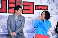 現場で思いつめていたとき、萩原聖人（左）のアドバイスで目からウロコが落ちたという永野（右）。