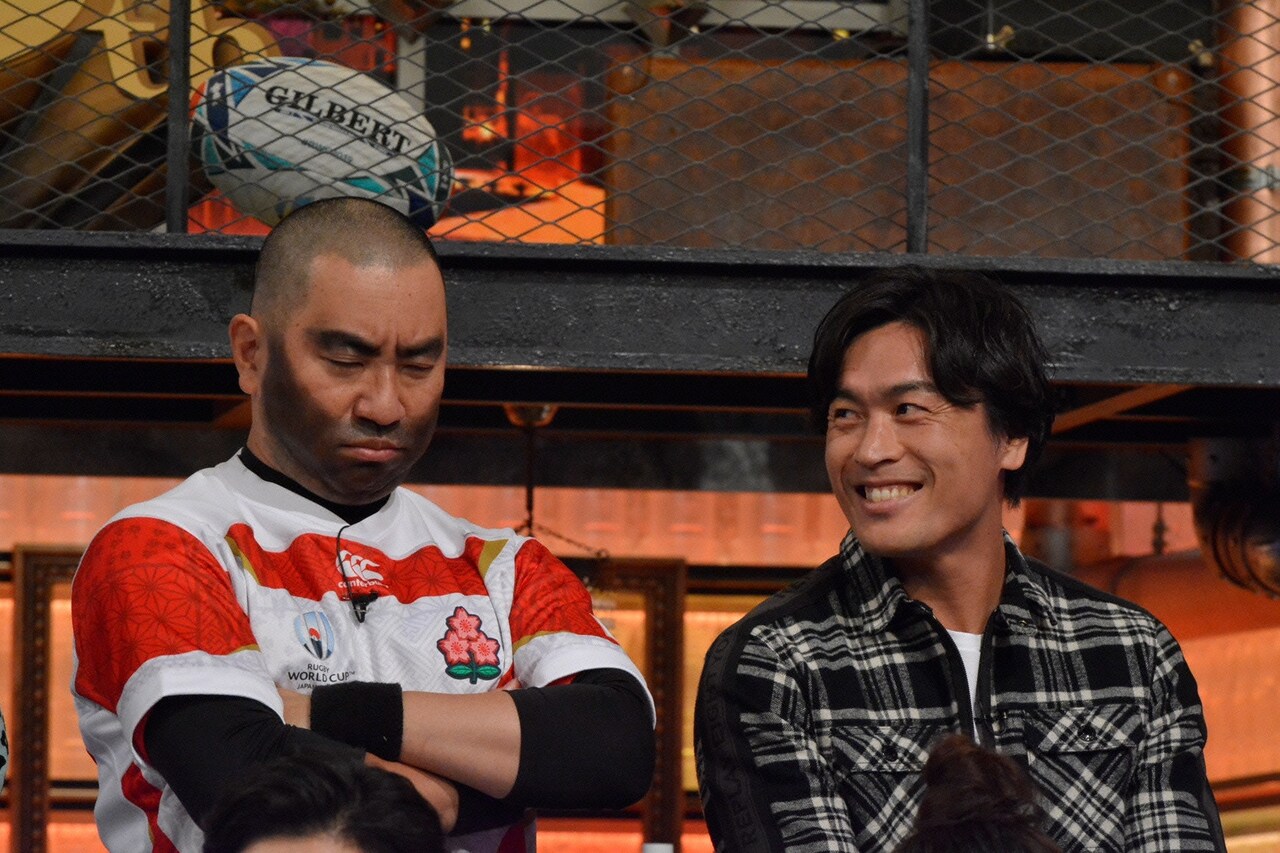 左からレイザーラモンRG、大畑大介。(c)読売テレビ