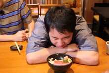 「冒険発掘バラエティ 霜降り明星のあてみなげ」より。(c)静岡朝日テレビ