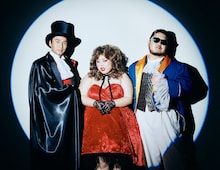 Croissant Moon Shyness。左からチュートリアル徳井、渡辺直美、ひろせひろせ。