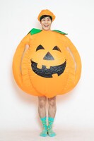 カボチャの扮装をしたやさしいズ佐伯。