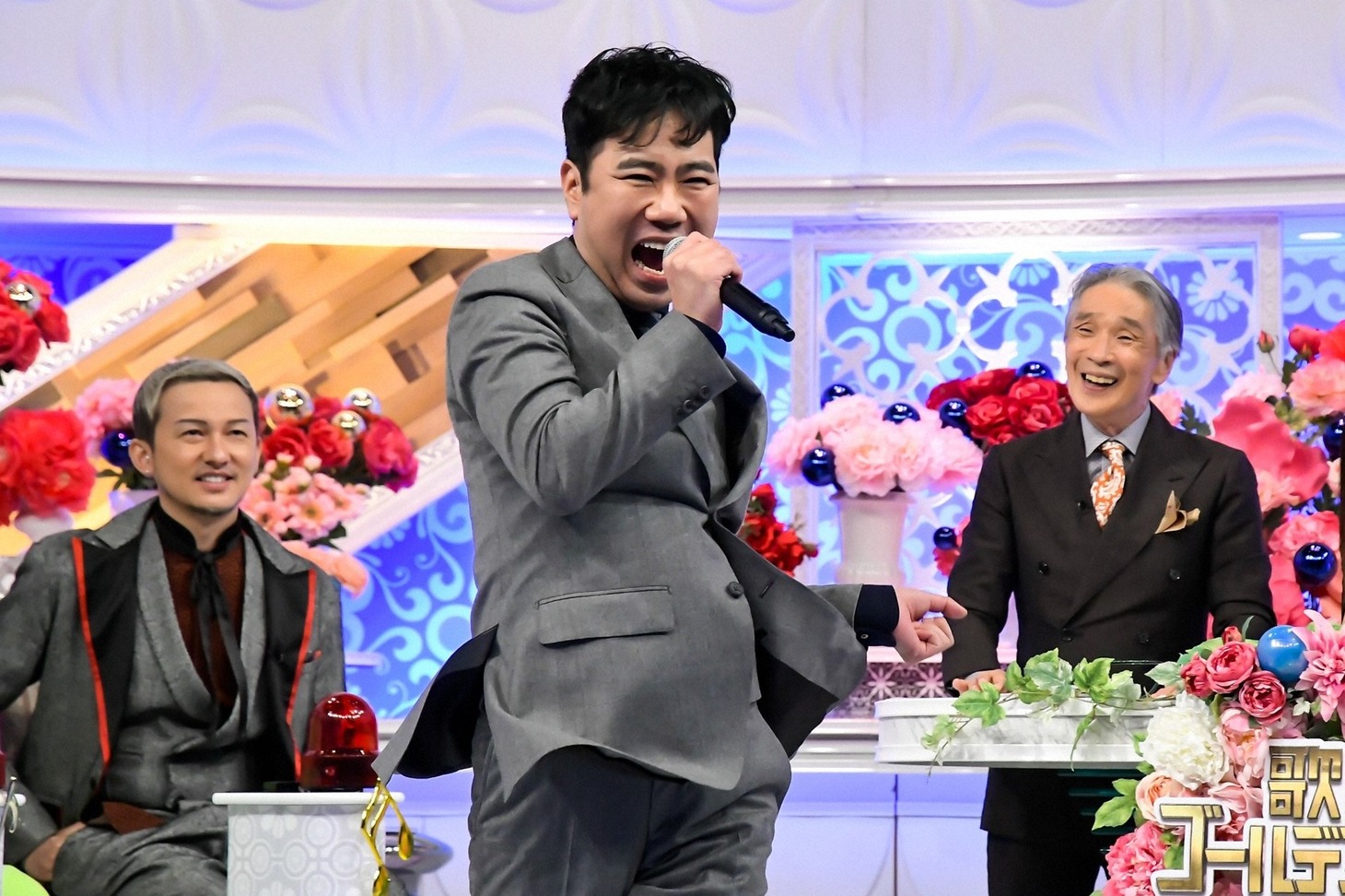 藤井隆（中央）(c)TBS