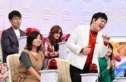 Mr.シャチホコ（手前右）ら。(c)TBS
