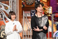 左から杉咲花、綾野剛。(c)日本テレビ