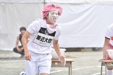 「障害物競走」に臨む、EXIT兼近。