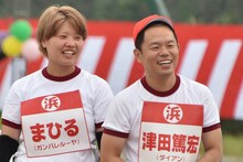 （左から）ガンバレルーヤまひる、ダイアン津田。