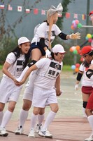 「パンスト脱がし騎馬戦」