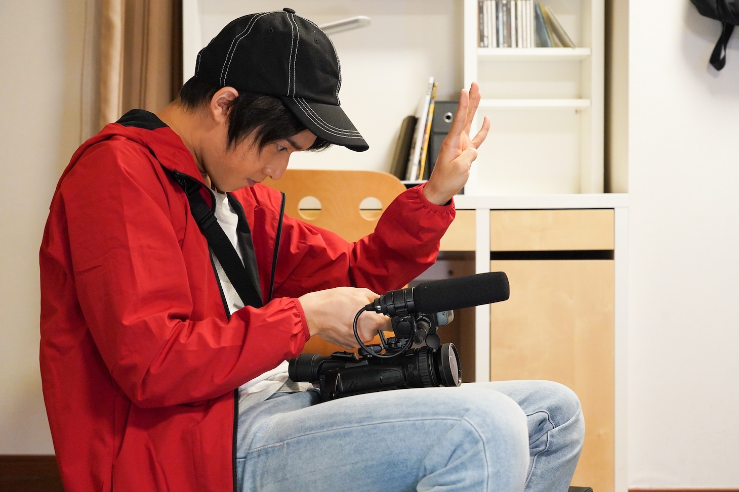 「寝ないの？小山内三兄弟」のワンシーン。(c)日本テレビ
