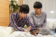 「寝ないの？小山内三兄弟」のワンシーン。(c)日本テレビ