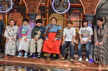 左からいとうあさこ、森三中・大島、おかずクラブ、Aマッソ、横澤夏子。(c)読売テレビ