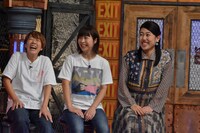 左からAマッソ、横澤夏子。(c)読売テレビ