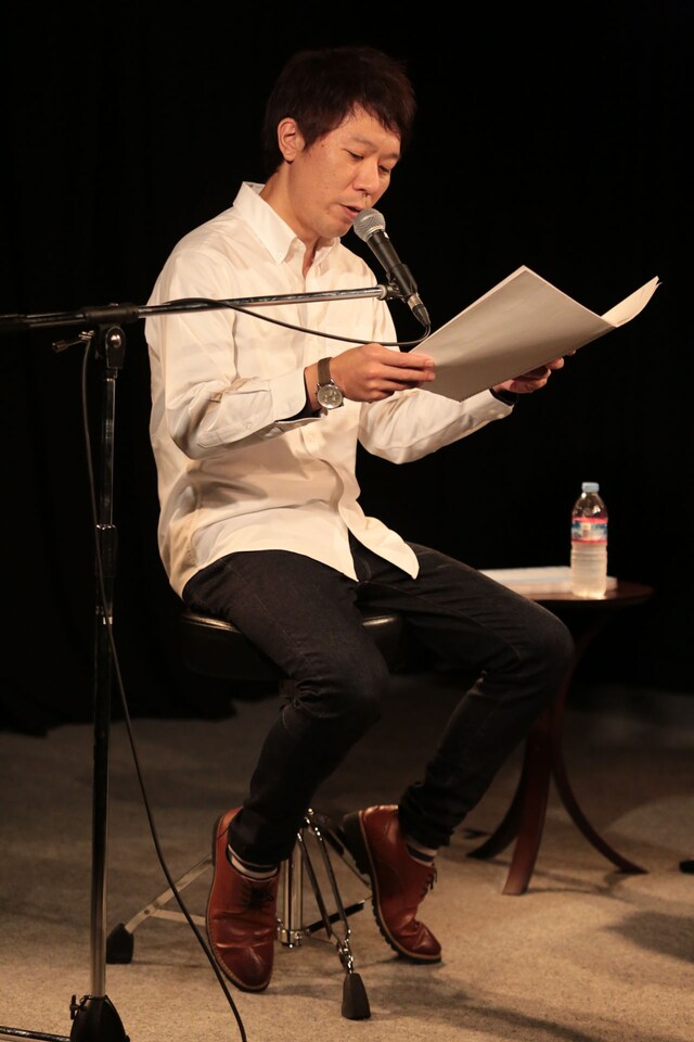 日記を朗読するモンスターエンジン西森。