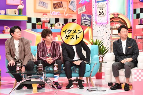 スタジオ出演する男性陣。(c)TBS