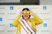 有田みかんを使ったモノボケに挑むフルーツポンチ村上。