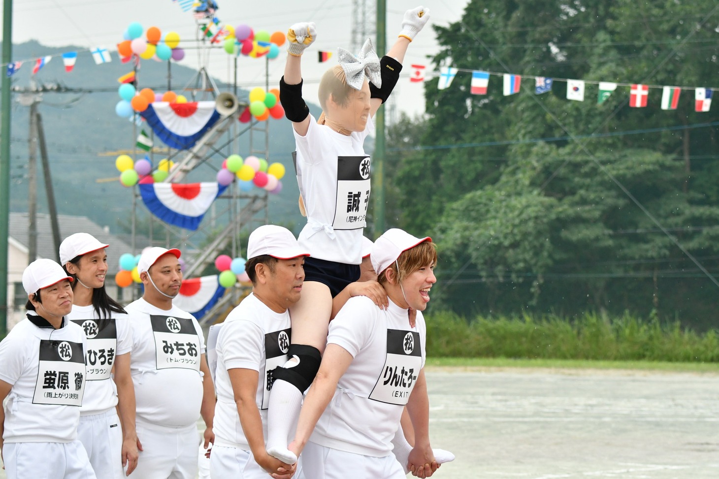 「パンスト脱がし騎馬戦」(c)TBS