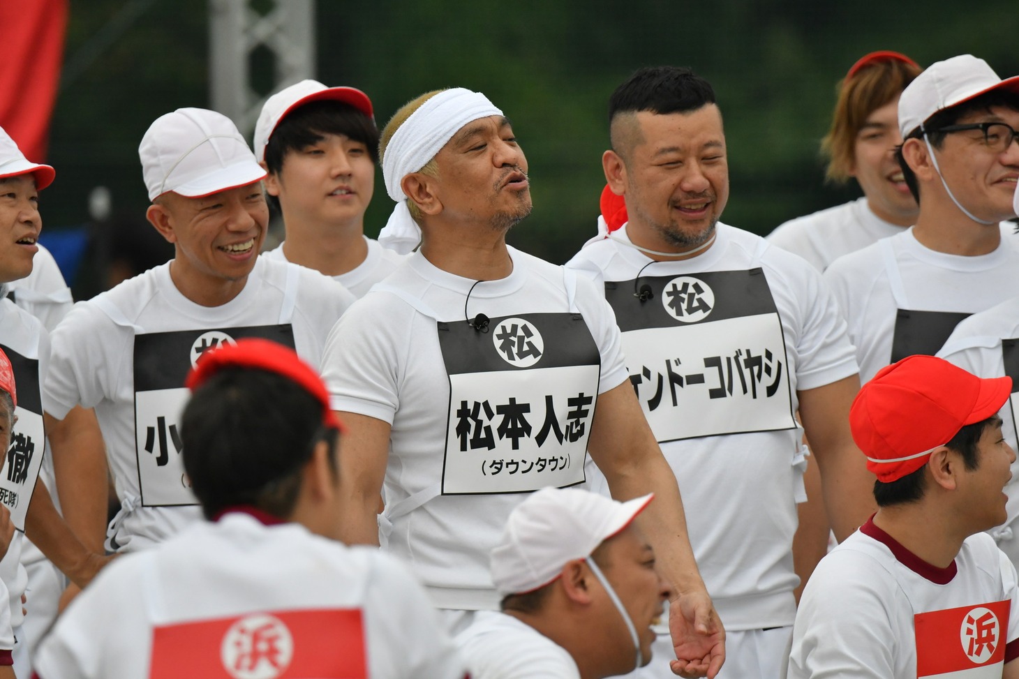「イス取り合戦」中の様子。(c)TBS