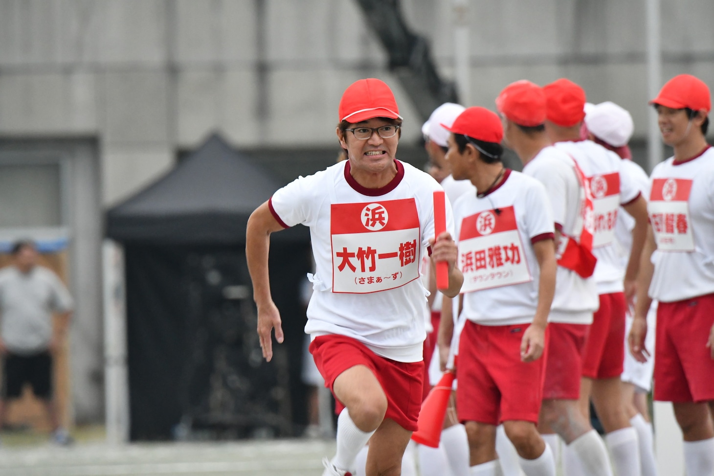 「チーム対抗リレー」に臨む、さまぁ～ず大竹。(c)TBS