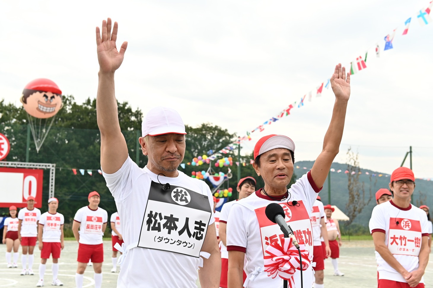 選手宣誓するダウンタウン。(c)TBS