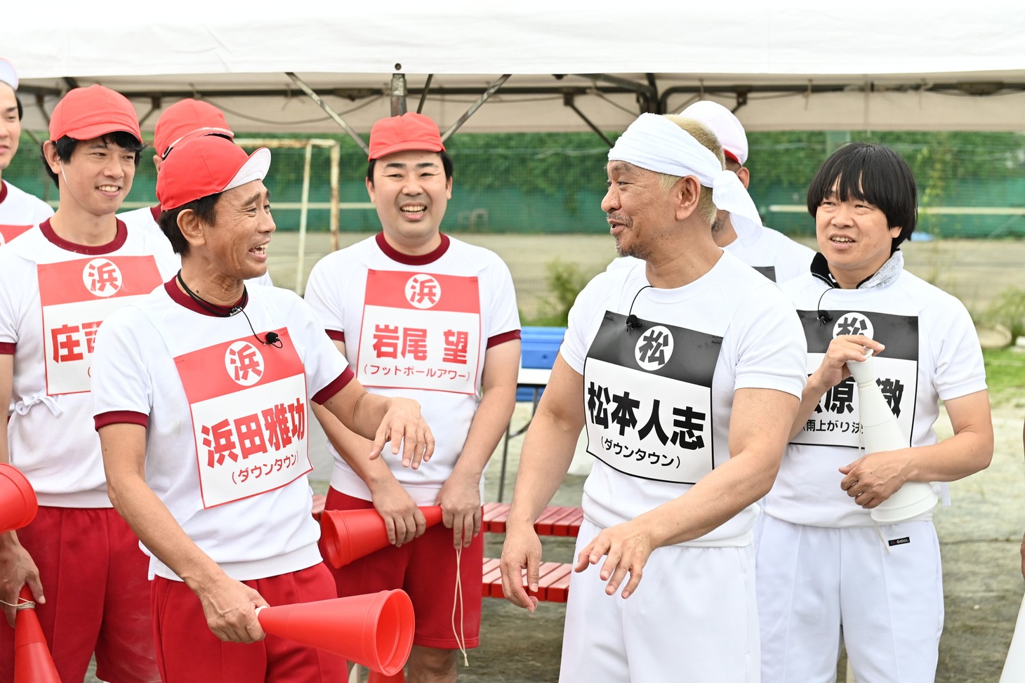 ダウンタウン（手前）ら。(c)TBS