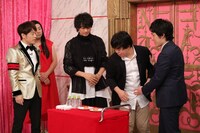 「ネタパレ」に出演する（左から）陣内智則、レイザーラモンRG、斎藤工、宮下草薙。(c)フジテレビ