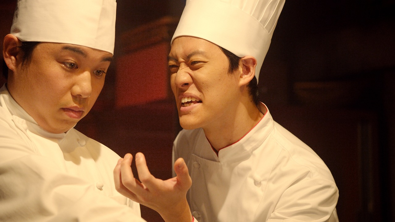 新CM「霜降りの厨房篇」に出演する霜降り明星。