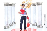 モノボケに臨むトット桑原。(c)関西テレビ