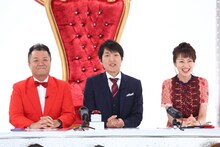 （左から）ブラックマヨネーズ小杉、千原ジュニア、高橋真理恵アナ。(c)関西テレビ