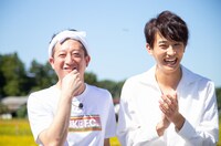 左からサバンナ高橋、杉野遥亮。(c)日本テレビ