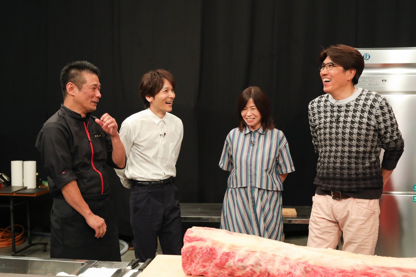 「石橋貴明のたいむとんねる」に出演する（左から）焼肉店の込山秀規氏、長野博、大久保佳代子、石橋貴明。(c)フジテレビ