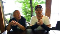 （左から）松村邦洋、神奈月。(c)ABCテレビ