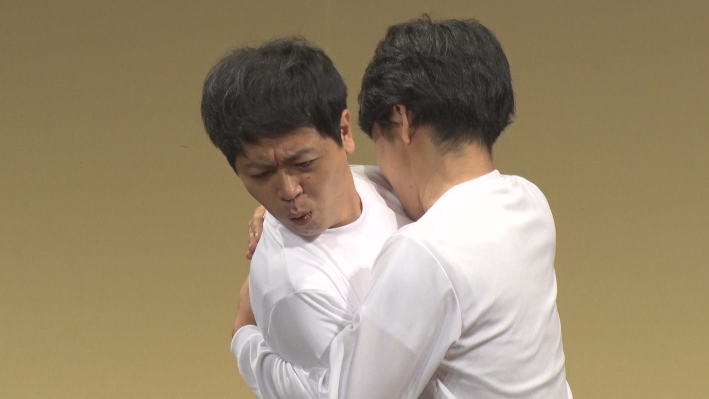 DVD「うしろシティ単独ライブ『人生に、エクスカリバーを。』」のワンシーン。