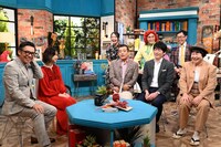 スタジオの様子。8c)中京テレビ