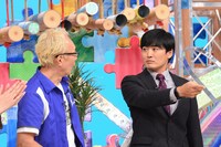 左から所ジョージ、劇団ひとり。(c)日本テレビ