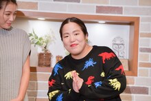 ゆりやんレトリィバァ（右）