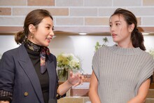 左から鈴木紗理奈、木下優樹菜。