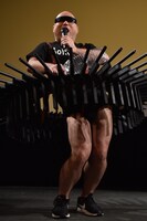 「ほっこりほっこり、ほっこりはん」と、ひょっこりはんのような動きと共に連呼するハリウッドザコシショウ。